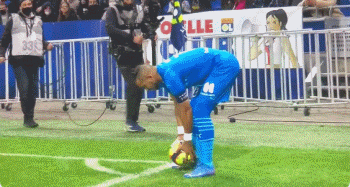 美记爆料湖人正积极追求赫伯特·琼斯，名嘴晒出3换1方案