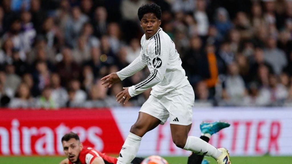 热刺告别战，孙兴慜父亲孙雄正现场观战儿子与纽卡的比赛