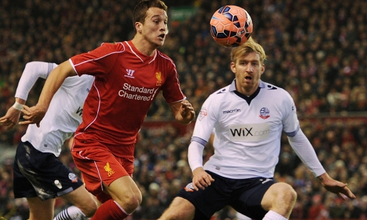 欧冠赛场精彩瞬间：巴萨主场2-0取胜,