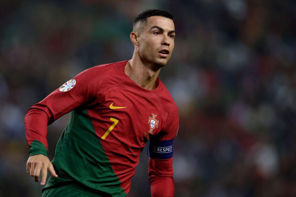 布乌卡：因舒梅切尔穿走我1号而大怒，我要求换成7或10号