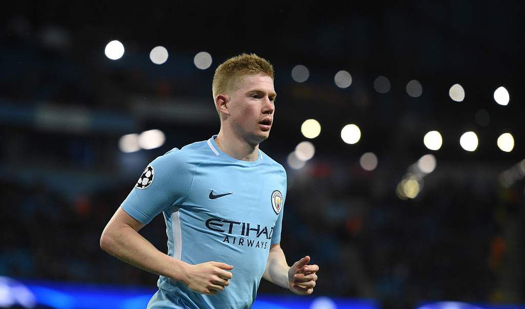 凯里·詹娜养女晒奢华生活，其母21岁跻身十亿富豪榜